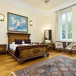 Efektowny I Przestronny W Centrum Krakowa Blisko Rynku I Parku By Renters Apartment Krakau